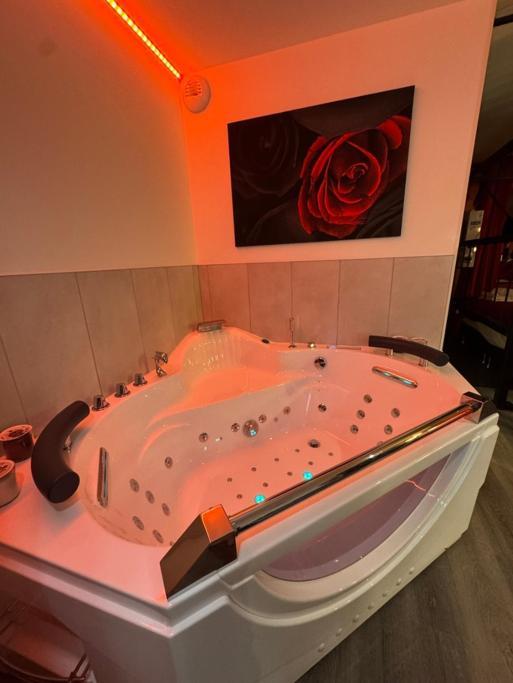 Nuit Defendue - Jacuzzi - Sauna - By Primo C0Nciergerie Tournus Esterno foto